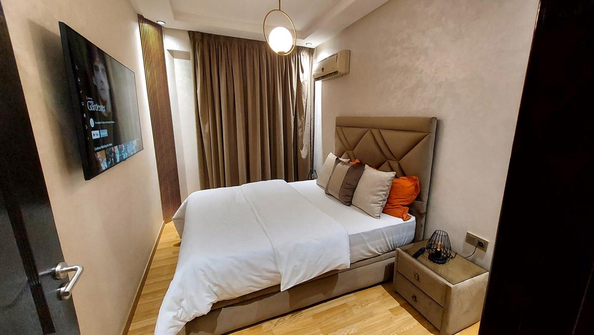 Luxury Downtown Apartment Of 80M2 In Front Of Hassan 2 Mosque And Sea From Family , Pour Famille , Interdit Couples Araabic Non Marie, Forbidden Unmarried Araabic Couples Basement Car Park Casablanca Exterior foto